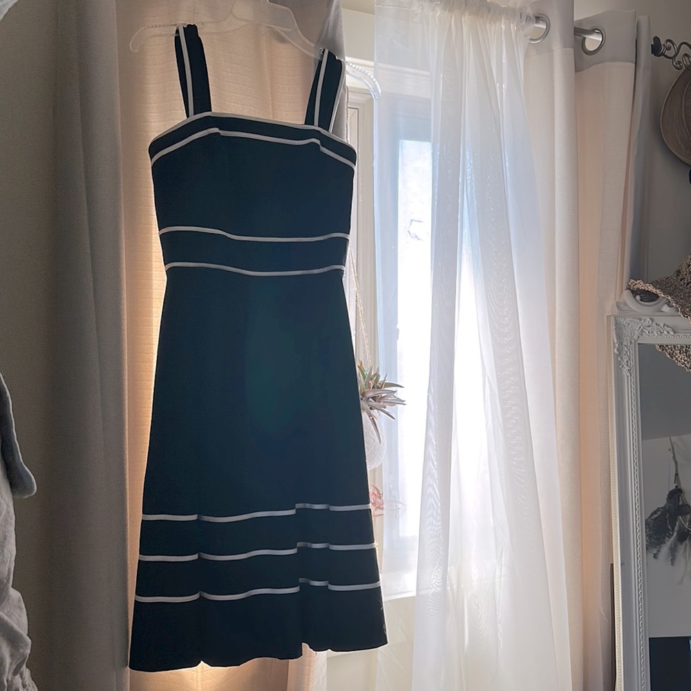 White House Black Market lbd